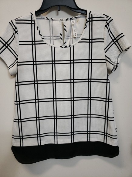 New York Collection Black & White geometric top Sleeve Size Small shell - Picture 1 of 8